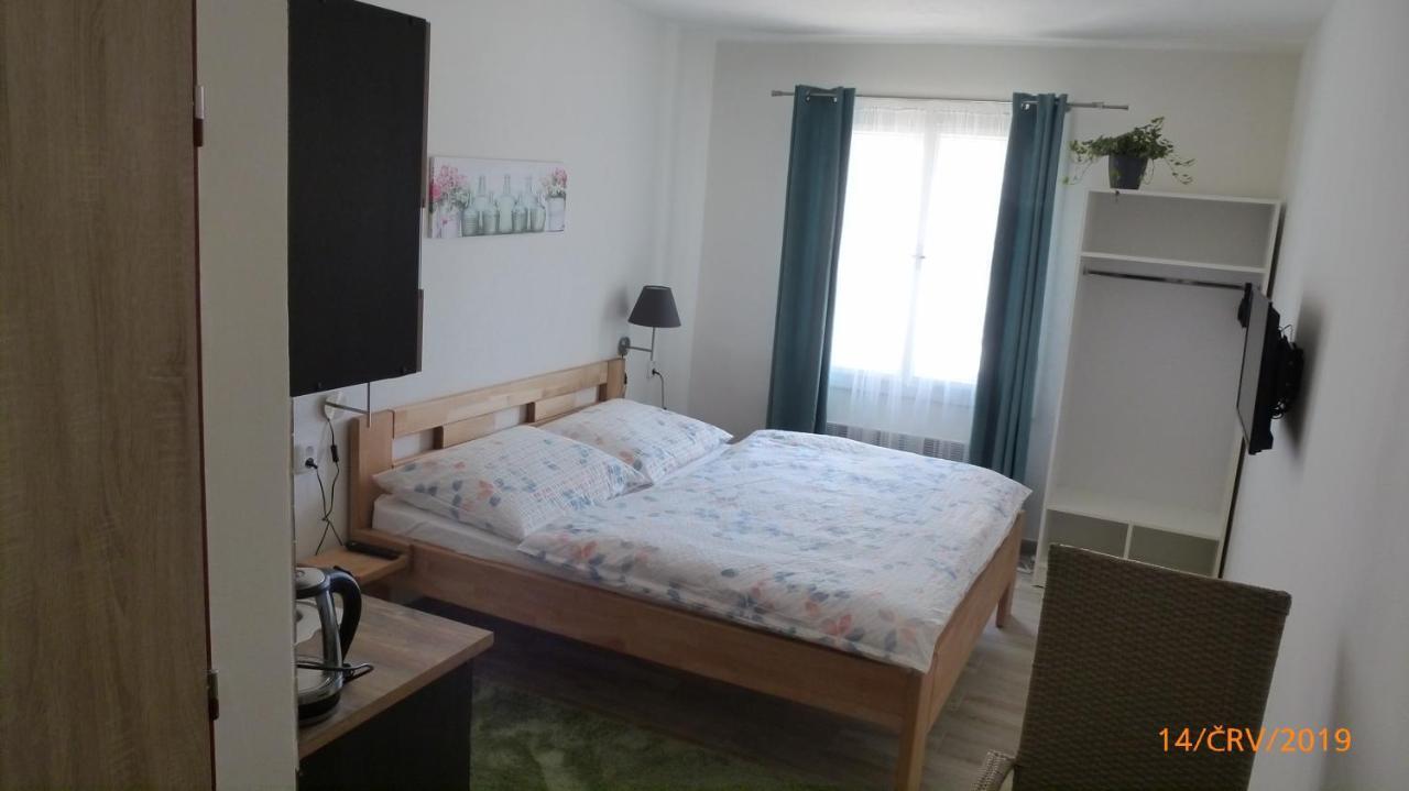 Penzion Sklář Nový Bor Exterior foto